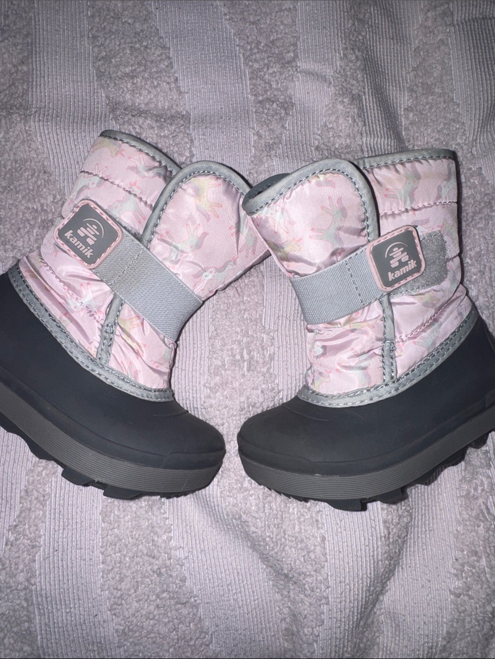 Size 8 toddler snow boots in great condition
